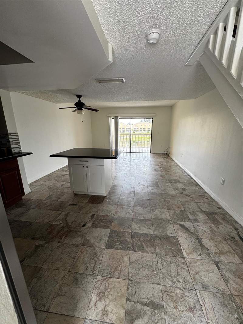2 bedroom Condominium at 5200 NW 31st Avenue #H 158, Villas At Lakeview, Fort Lauderdale — photo 4