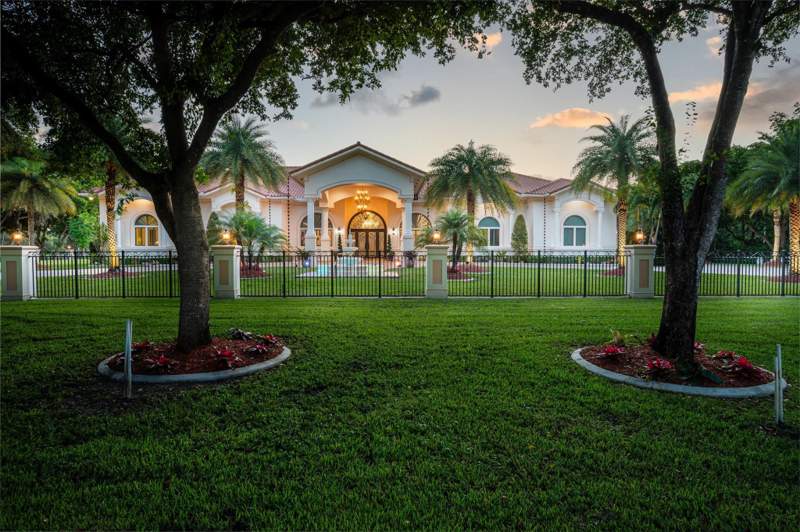 5 bedroom Single Family Residence at 5801 Estates Drive, Estates At Sunshine Ranch, Southwest Ranches — photo 2
