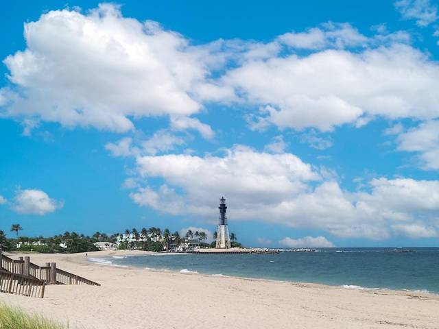 Hillsboro Bay By The Sea