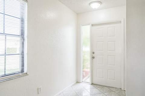 390 SW Colesbury Avenue, Port St. Lucie FL - photo 13 of 31