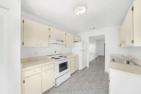 390 SW Colesbury Avenue, Port St. Lucie FL - photo 18 of 31