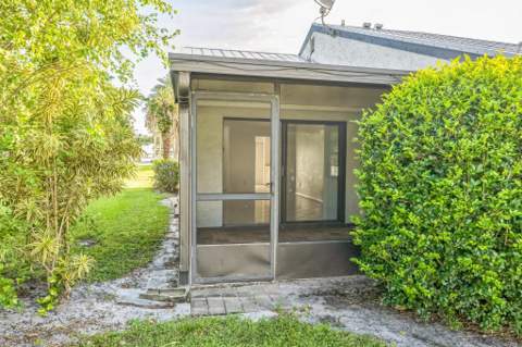 390 SW Colesbury Avenue, Port St. Lucie FL - photo 23 of 31