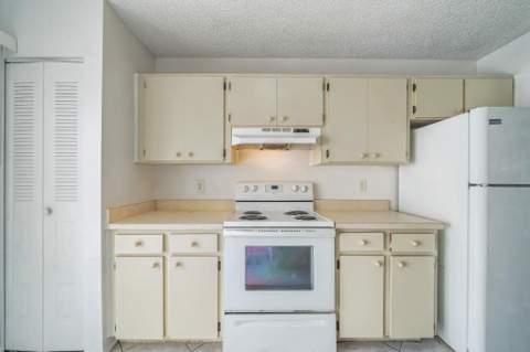 390 SW Colesbury Avenue, Port St. Lucie FL - photo 17 of 31