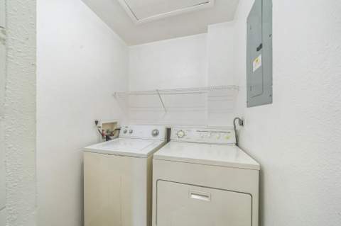 390 SW Colesbury Avenue, Port St. Lucie FL - photo 7 of 31