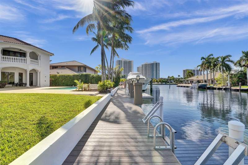 7 bedroom Single Family Residence at 642 Palm Drive, Golden Isles Sec A Rev, Hallandale Beach — photo 3