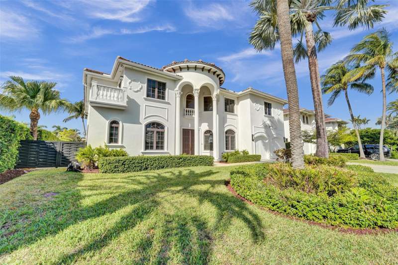 7 bedroom Single Family Residence at 642 Palm Drive, Golden Isles Sec A Rev, Hallandale Beach — photo 4
