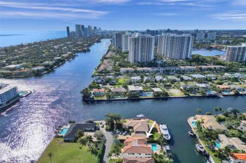 642 Palm Drive, Hallandale Beach FL - photo 13 of 76