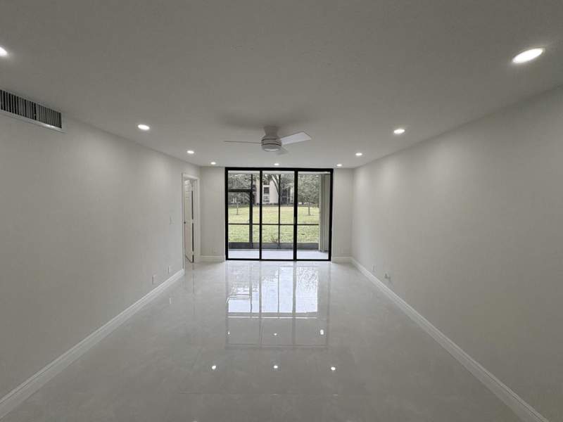 2 bedroom Condominium at 7650 W McNab #118, Concord Village, Tamarac — photo 2