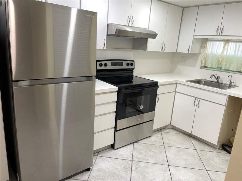 2 bedroom Condominium at 9410 N Hollybrook Lake Drive #310, Hollybrook Golf & Tennis, Pembroke Pines — photo 4