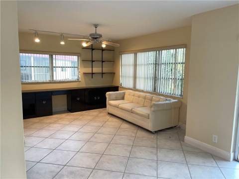 9410 N Hollybrook Lake Drive #310, Pembroke Pines FL - photo 8 of 10