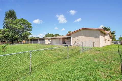 8720 Pasadena Boulevard, Pembroke Pines FL - photo 15 of 43