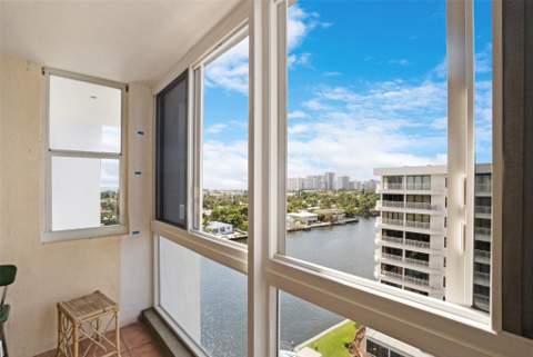 3100 NE 49th Street #1105, Fort Lauderdale FL - photo 16 of 27