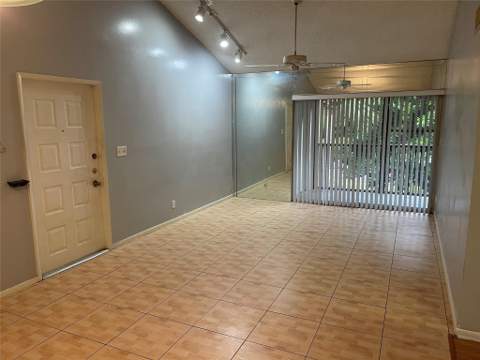 3083 N Oakland Forest Drive #308, Oakland Park FL - photo 20 of 52