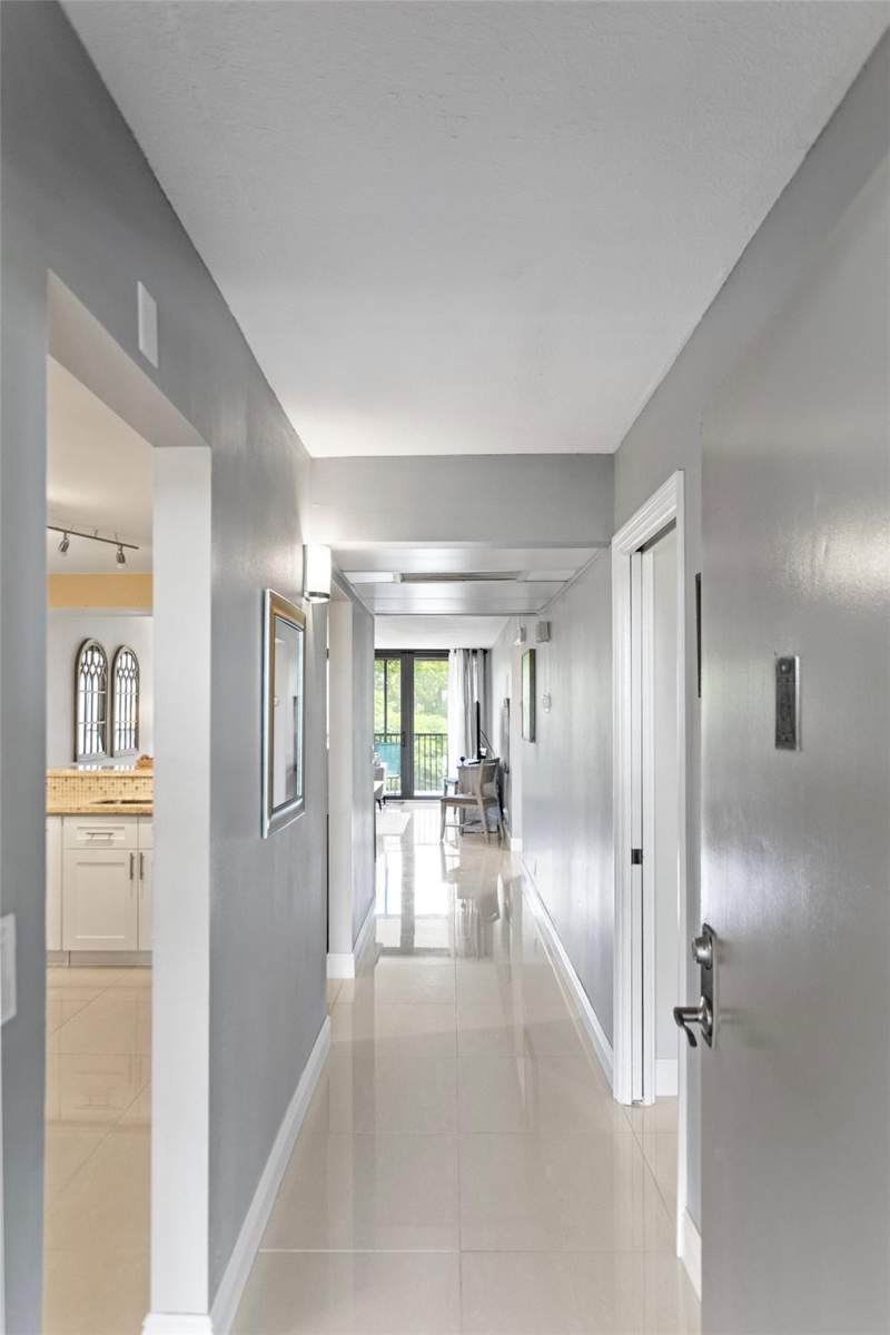 2 bedroom Condominium at 16 Royal Palm Way #302, Boca Bayou, Boca Raton — photo 4