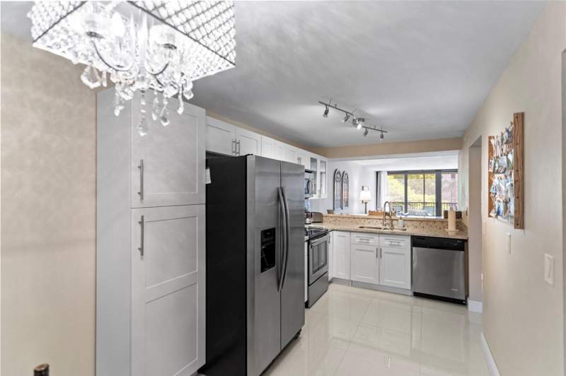 2 bedroom Condominium at 16 Royal Palm Way #302, Boca Bayou, Boca Raton — photo 5