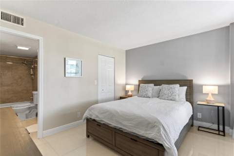 16 Royal Palm Way #302, Boca Raton FL - photo 23 of 34