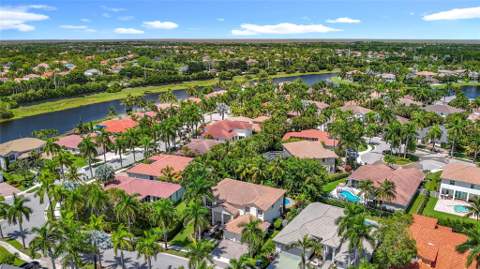 1673 Victoria Pointe Circle, Weston FL - photo 7 of 98
