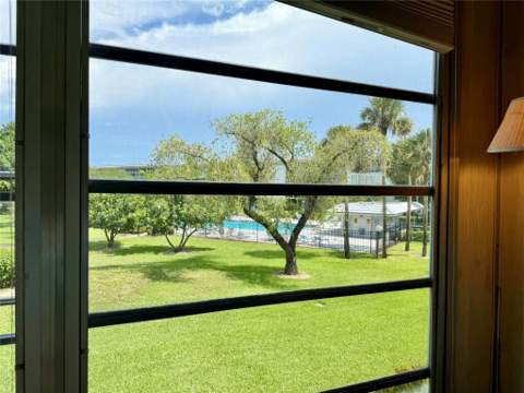 2504 Antigua Terrace #D2, Coconut Creek FL - photo 13 of 34