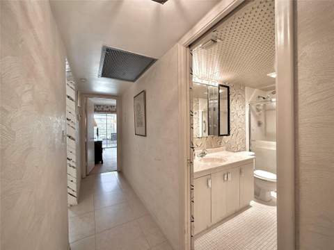 2504 Antigua Terrace #D2, Coconut Creek FL - photo 20 of 34