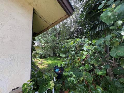 2109 Pinehurst Drive, West Palm Beach FL - photo 11 of 28