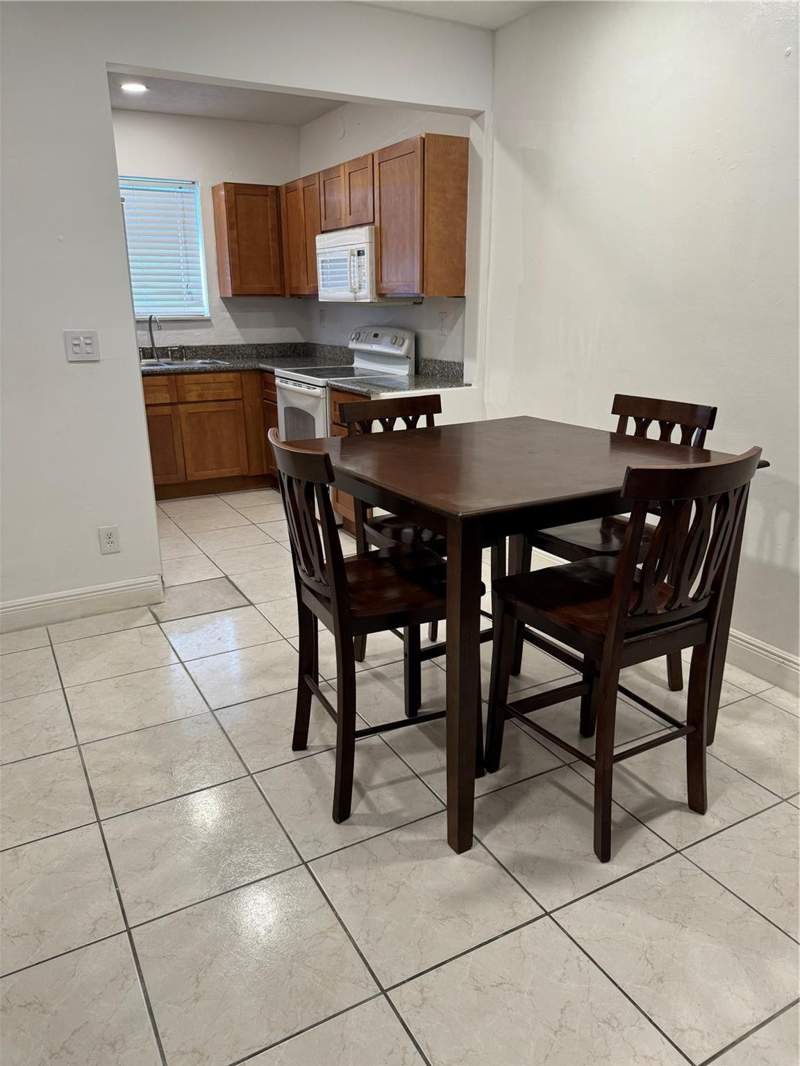 2 bedroom Condominium at 2452 Taylor Street #204, George Town, Hollywood — photo 4