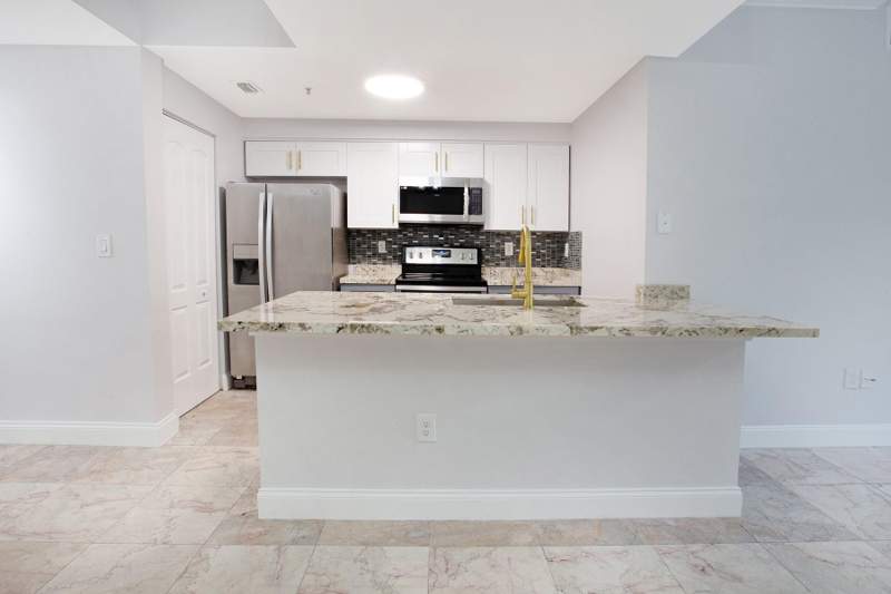 3 bedroom Condominium at 5860 W Sample Road #204, poinciana, Coral Springs — photo 2
