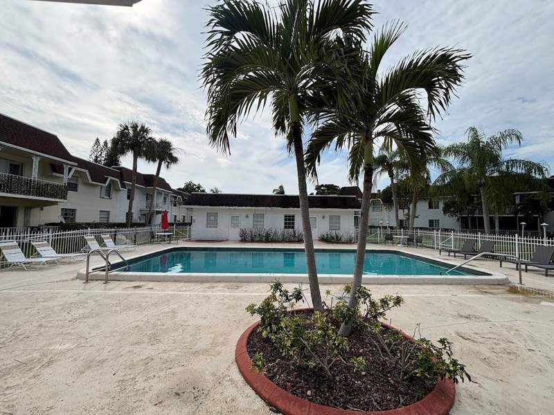 2 bedroom Condominium at 700 SE 2nd Avenue #409, Brookfield Gardens North, Deerfield Beach — photo 3