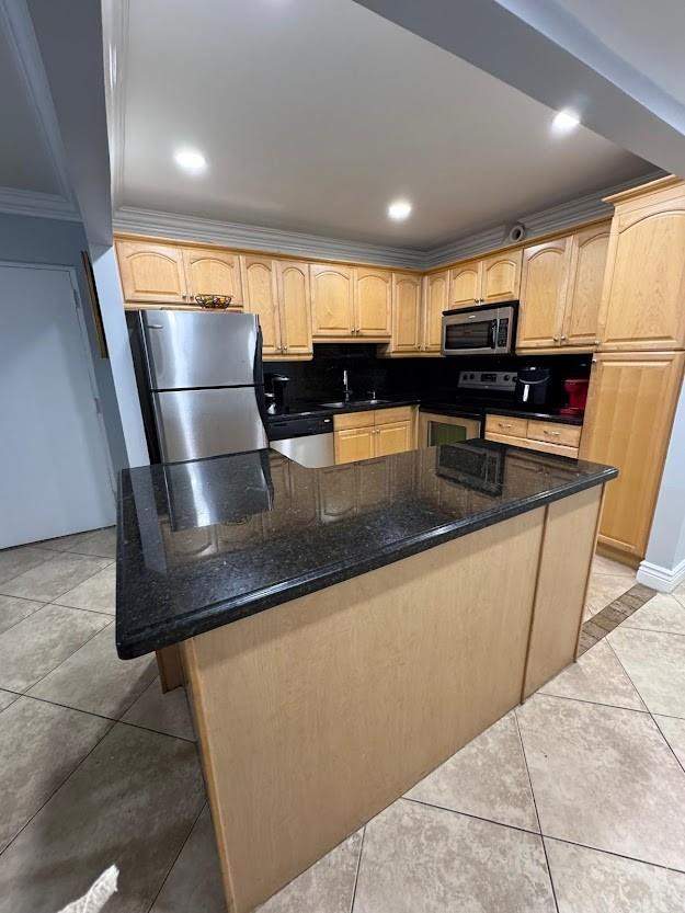 2 bedroom Condominium at 700 SE 2nd Avenue #409, Brookfield Gardens North, Deerfield Beach — photo 5