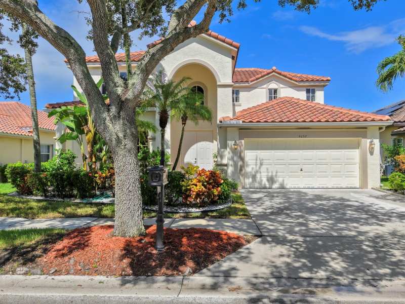 5 bedroom Single Family Residence at 4032 Pinewood Lane, Sector 8, 9 & 10, Weston — photo 1