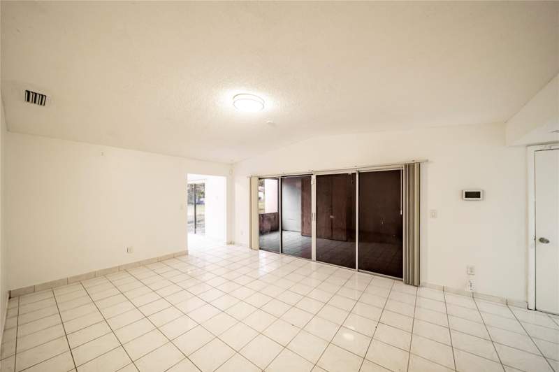 3 bedroom Single Family Residence at 9510 W Fern Lane, The Meadows Of Miramar Ph, Miramar — photo 3