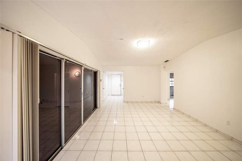 3 bedroom Single Family Residence at 9510 W Fern Lane, The Meadows Of Miramar Ph, Miramar — photo 5