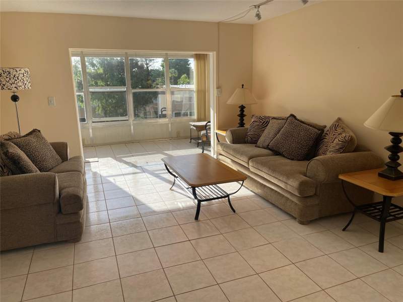 2 bedroom Condominium at 1025 Country Club Drive #301, Oriole Golf, Margate — photo 1