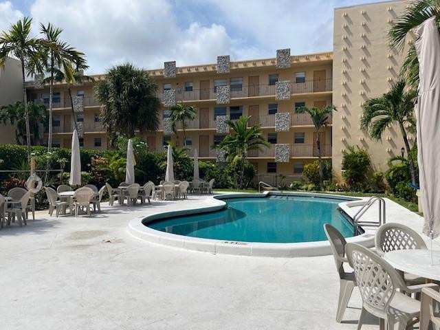 2 bedroom Condominium at 2145 Pierce Street #101, Warrenton House Condo, Hollywood — photo 1