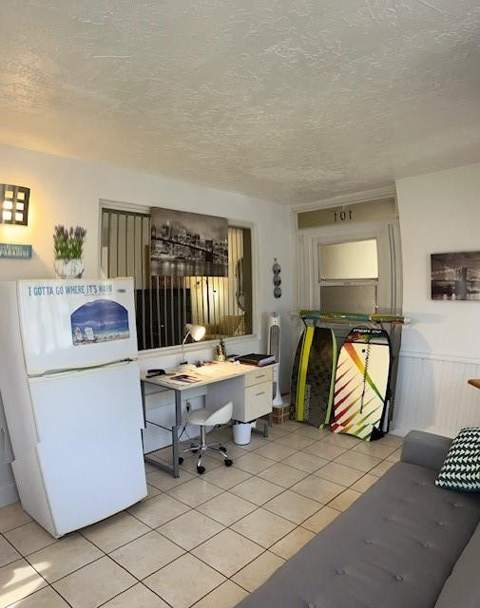 2145 Pierce Street #101, Hollywood FL - photo 10 of 25