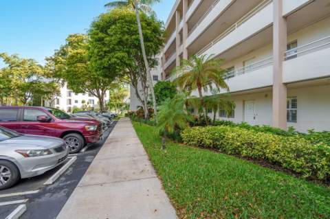 3800 Oaks Clubhouse Drive #110, Pompano Beach FL - photo 8 of 57
