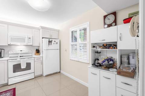 3800 Oaks Clubhouse Drive #110, Pompano Beach FL - photo 22 of 57
