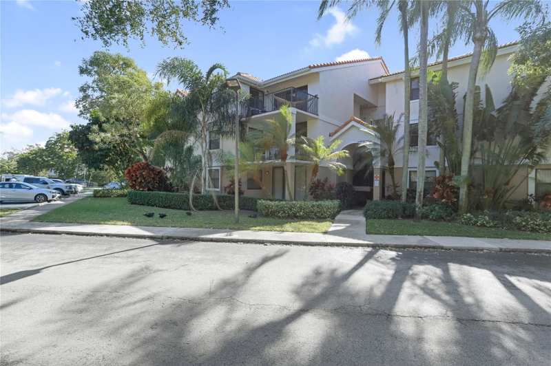 2 bedroom Condominium at 10131 W Sunrise Boulevard #306, Grand Marquis, Plantation — photo 1