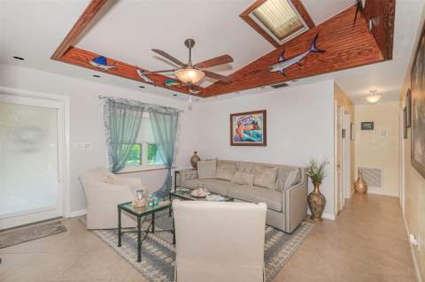 4717 SW 35th Avenue, Dania Beach FL - photo 11 of 36