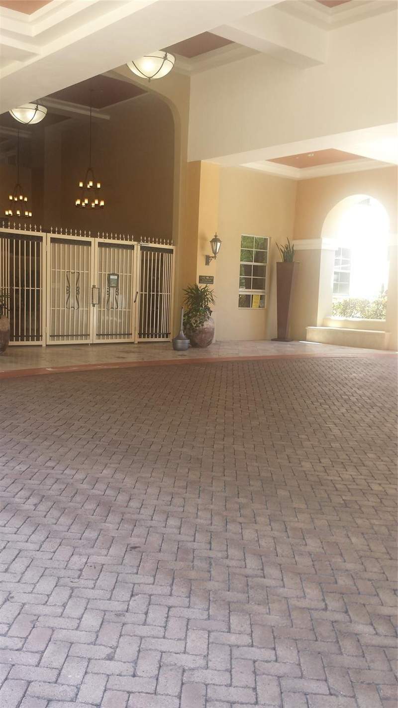 1 bedroom Condominium at 520 SE 5th Avenue #3704, Las Olas By The River, Fort Lauderdale — photo 3