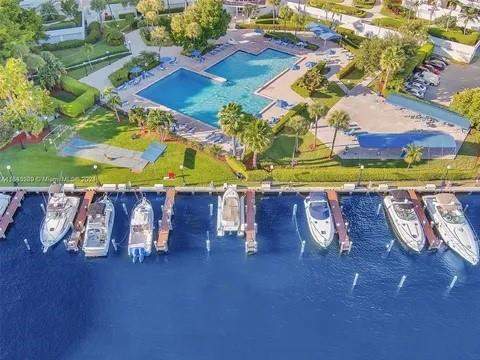2 bedroom Condominium at 2500 Parkview Drive #814, Olympus Towers and Marina, Hallandale Beach — photo 3