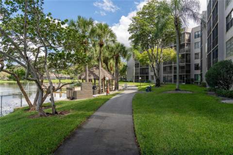 1101 Colony Point Circle #220, Pembroke Pines FL - photo 10 of 28