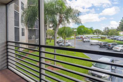 1101 Colony Point Circle #220, Pembroke Pines FL - photo 22 of 28