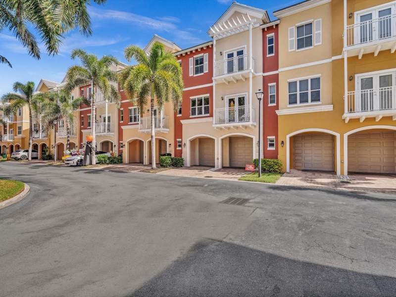 2 bedroom Townhouse at 2329 Vintage Drive #2329, Vintage Lighthouse Point, Lighthouse Point — photo 2