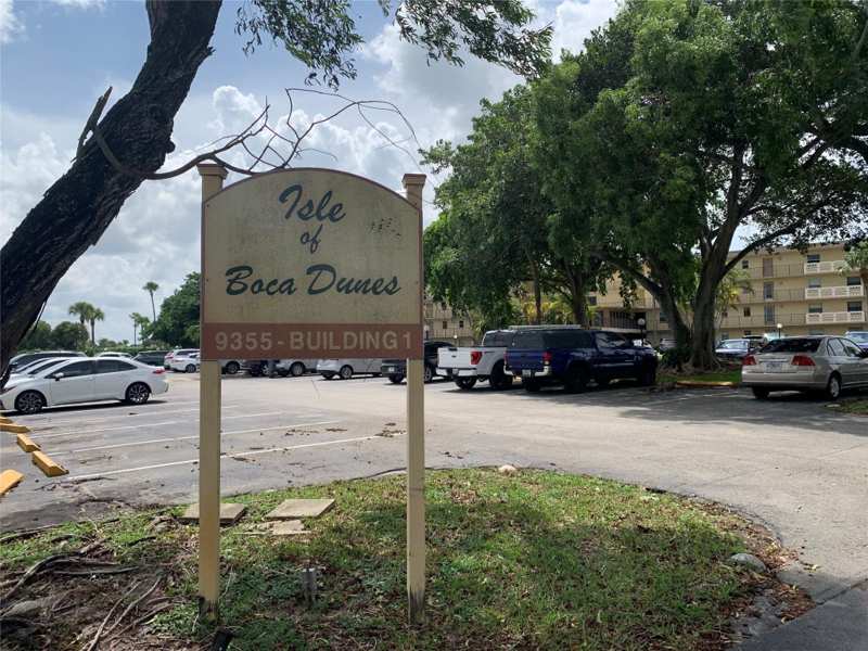 1 bedroom Condominium at 9355 SW 8th Street #321, Isle of Sandalfoot, Boca Raton — photo 1