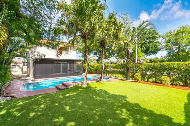 4 bedroom Single Family Residence at 3981 NW 81st Terrace, Pine Glen, Coral Springs — photo 3
