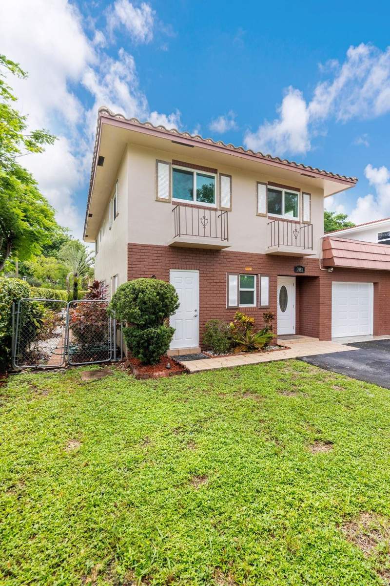 4 bedroom Single Family Residence at 3981 NW 81st Terrace, Pine Glen, Coral Springs — photo 4