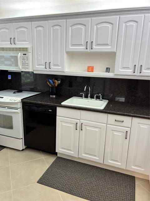 3010 NE 16 Avenue #102, Oakland Park FL - photo 18 of 24
