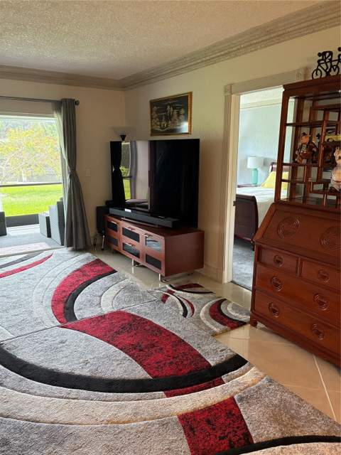 3010 NE 16 Avenue #102, Oakland Park FL - photo 8 of 24