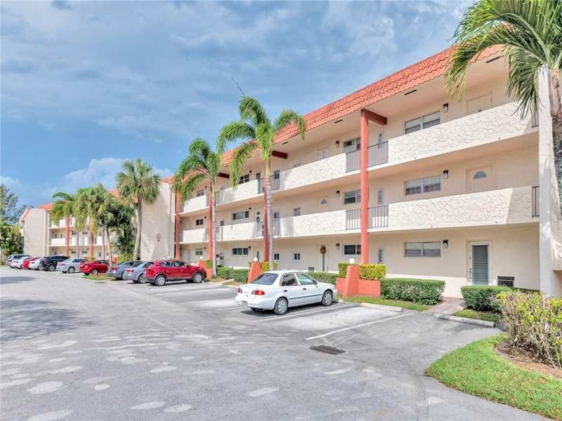 2 bedroom Condominium at 9800 N Hollybrook Lake Drive #202, Hollybrook Golf & Tennis, Pembroke Pines — photo 1