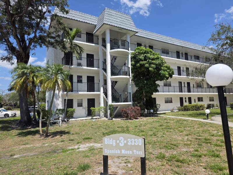 2 bedroom Condominium at 3330 Spanish Moss Terrace #113, Garden Lakes Of Inverrary, Lauderhill — photo 2